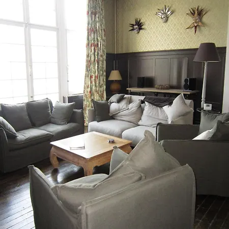 Spacious Spa Villa With Garden 빌라