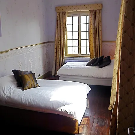 Spacious Spa Villa With Garden 빌라