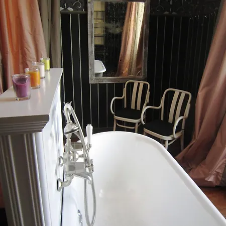 빌라 Spacious Spa Villa With Garden *