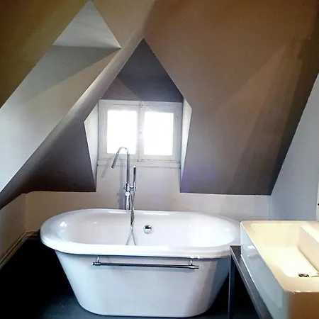 빌라 Spacious Spa Villa With Garden 스파