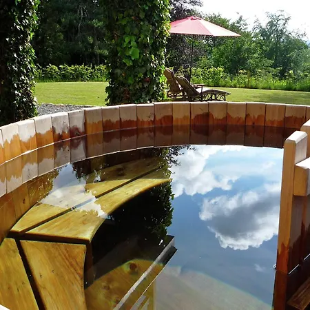 빌라 Spacious Spa Villa With Garden *